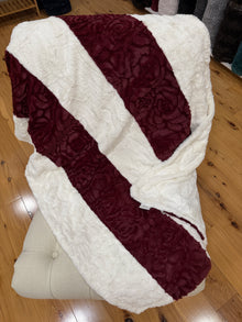  Minky TS Demi Rose Merlot w/Natural #27 (34" X 57")