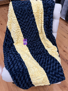  Minky TS Demi Rose w/Navy Roses #38 (37" X 57")