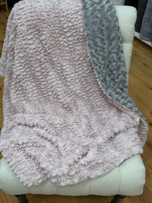  Minky TS Pink Florence w/Gray 40" X 58"