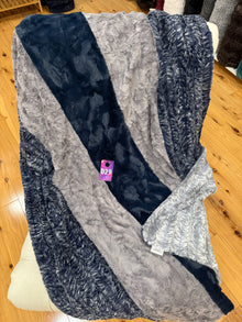  Minky TS Navy Strip w/Gray #29 (38" X 55")