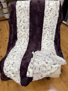  Minky Travel Size SO Berry w/Berry 36x 57"