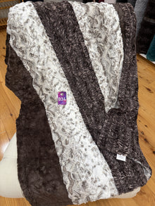  Minky TS Neutral Chocolate Browns #34 (33" X 56")