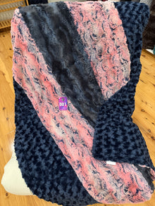  Minky TS Coral & Navy 40" x 56" #001