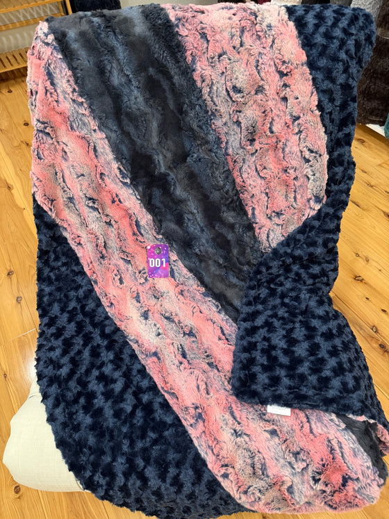 Minky TS Coral & Navy 40" x 56" #001